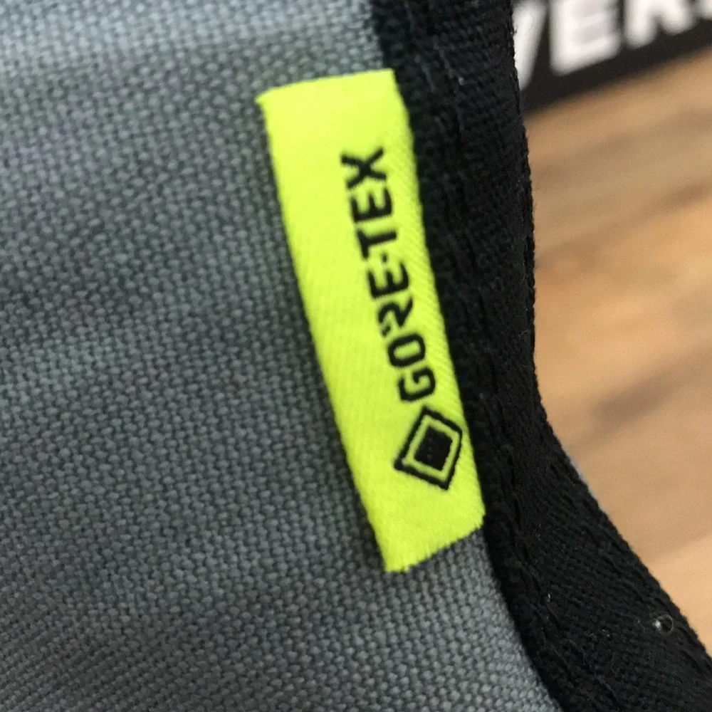 CONVERSE HIGH TOP BRAND NEW - Picture 11 of 15